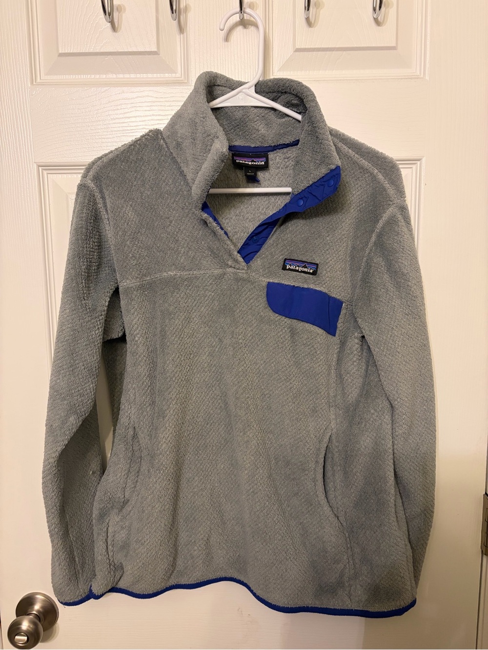 Patagonia Women’s Gray Fleece Pullover with Blue Trim/Pocket